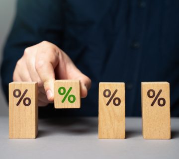 متوسط الدخل الفردي في الإمارات