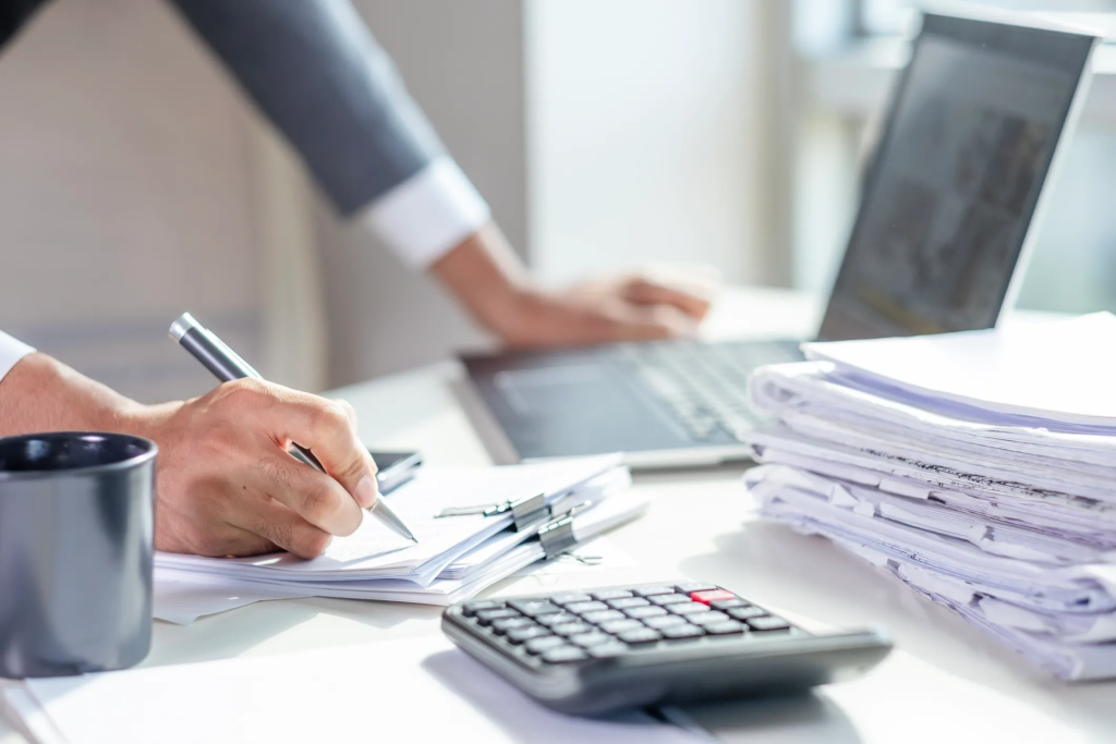 كيفية بدء مشروع تجاري في أبوظبي